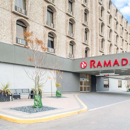 Hotel Ramada By Wyndham Saskatoon Exterior foto