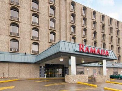 Hotel Ramada By Wyndham Saskatoon Exterior foto